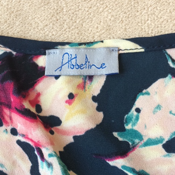 Abbeline Floral Romper - Picture 6 of 7